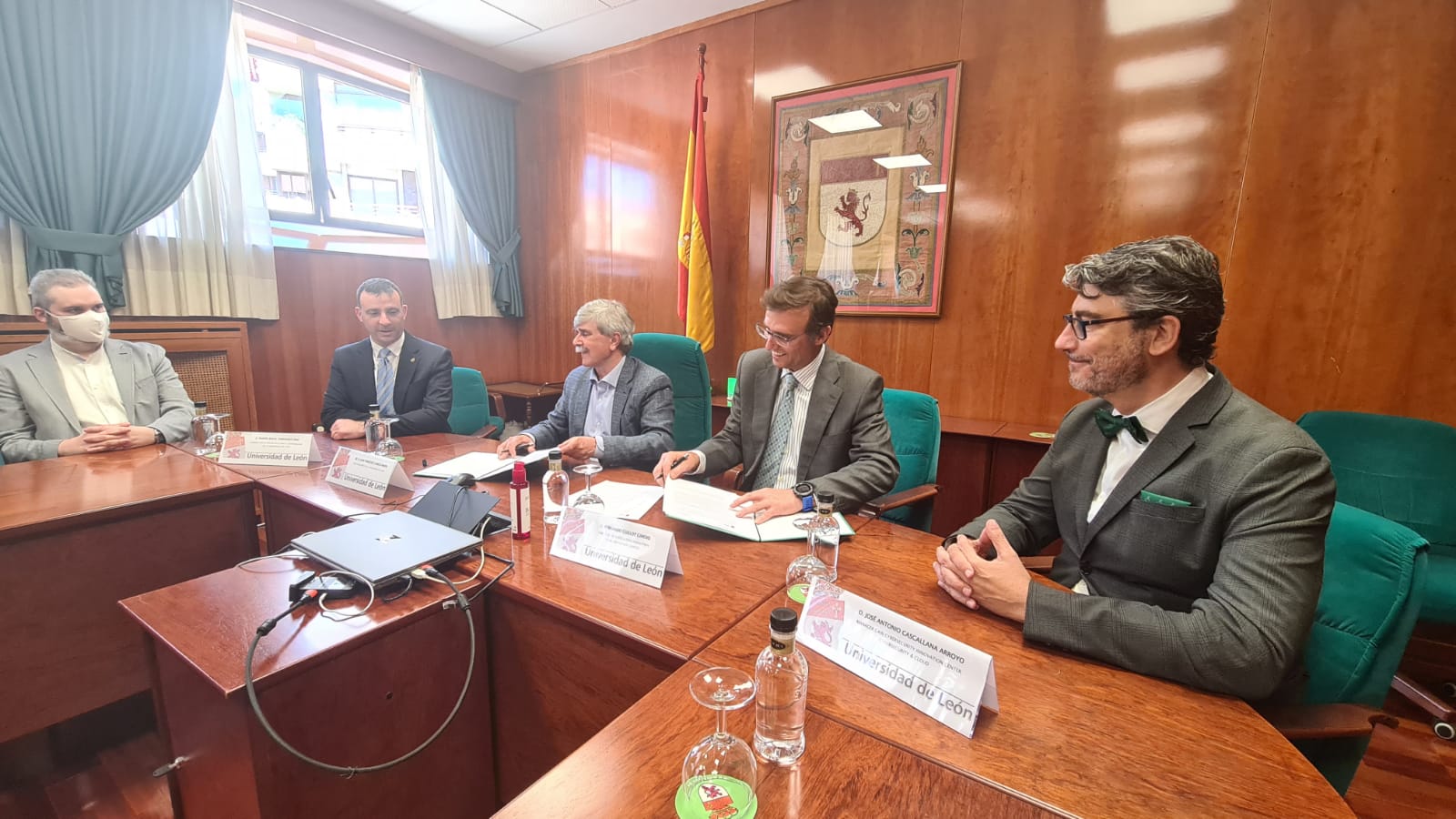 Rueda de prensa para establecer el convenio de colaboración entre la ULE y Telefónica.