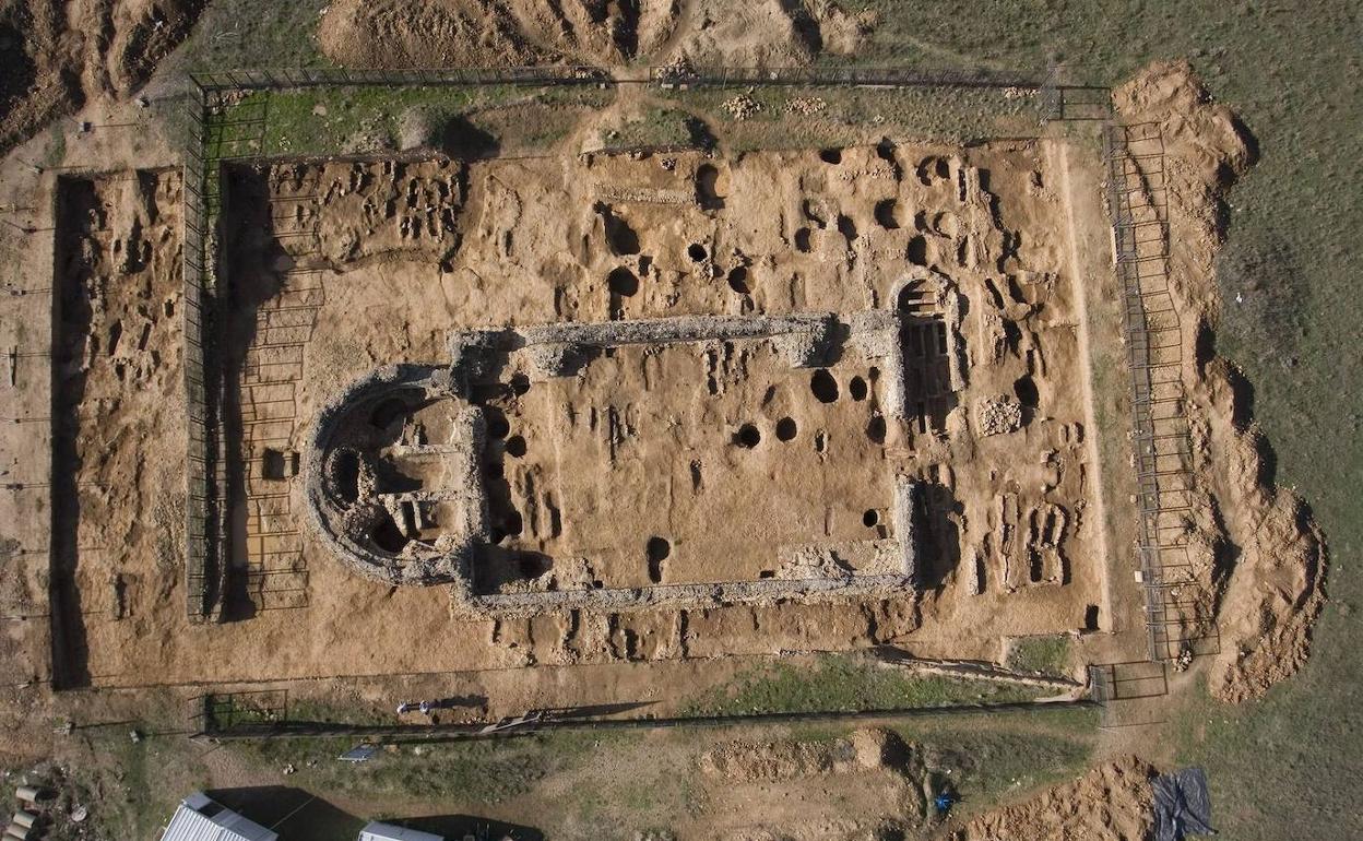 Imagen a vista de pájaro de la basílica paleocristiana de Marialba de la Ribera. 