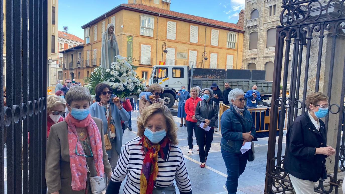 Fotos: Rosario de la Aurora en León