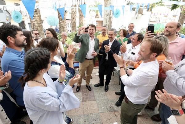 El presidente de la Junta de Castilla y León, en Jaén apoyando la candidatura popular. 