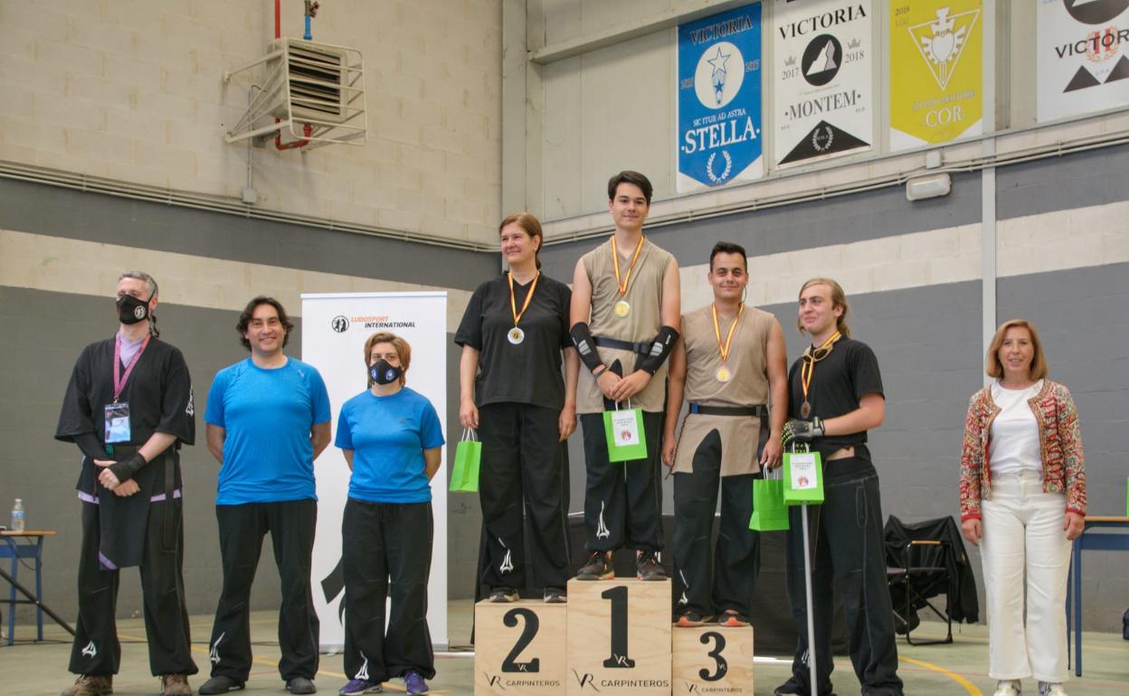 Podio de ganadores del Campeonato de Castilla y León de Esgrima, en la modalidad de Ludosport. 