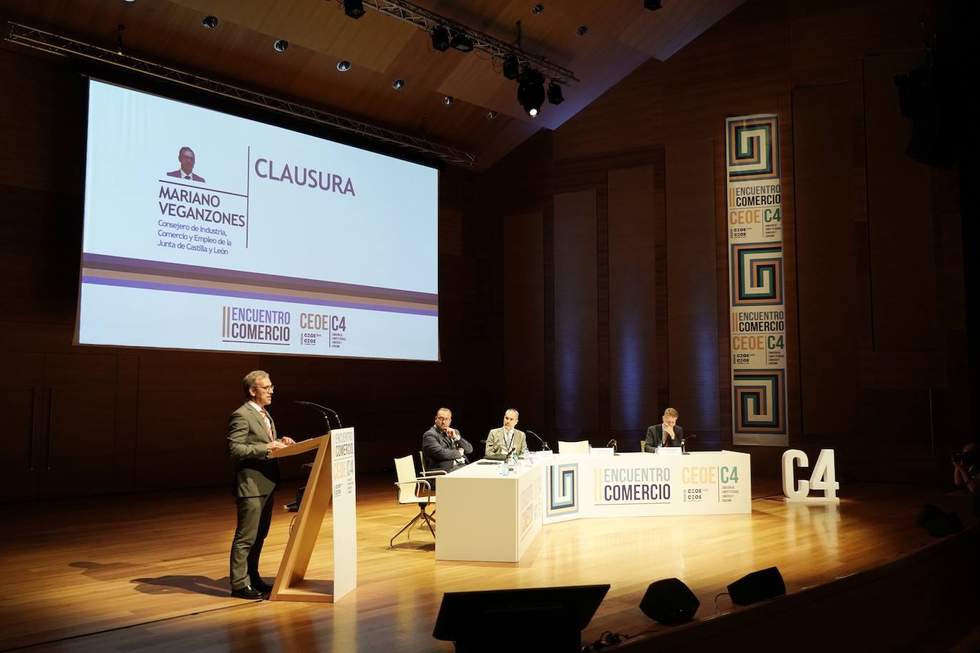 Imagenes del II Encuentro del Comercio C4-CEOE. 