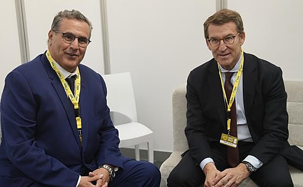 Feijóo y Ajanuch durante su reunión en el marco del congreso del Partido Popular Europeo. 