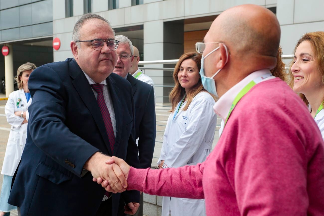 El consejero de Sanidad, Alejandro Vázquez, asiste a la presentación del nuevo director gerente del Complejo Asistencial Universitario de León, Alfonso Rodríguez-Hevia. 