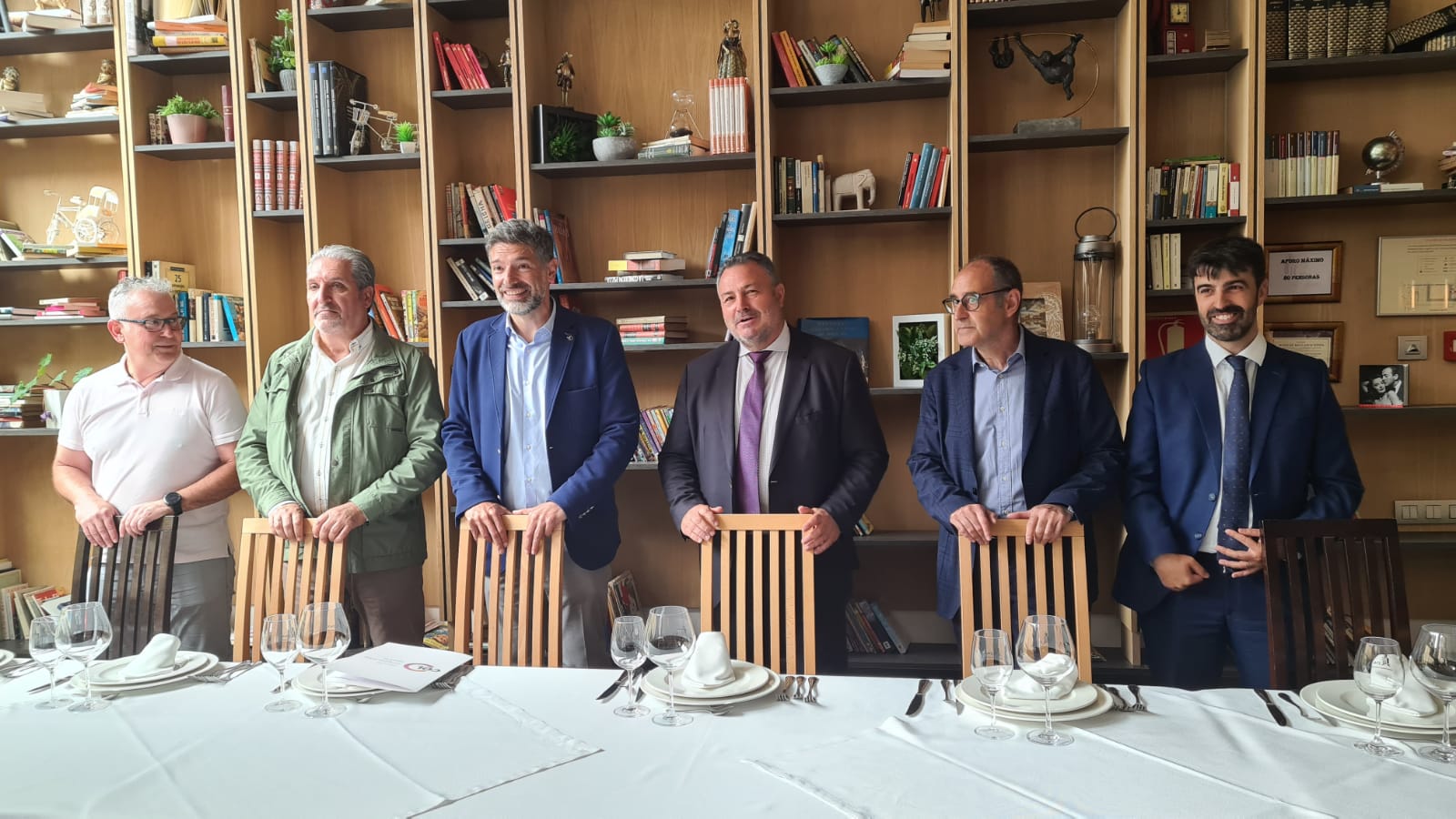 Fotos: Comida de los miembros del CEL con el presidente de la Diputación de León