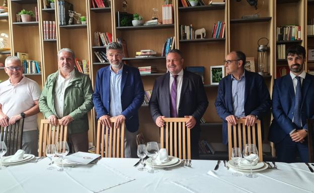 Comida celebrada por el Círculo Empresarial Leonés a la que asiste el presidente de la Diputación de León.