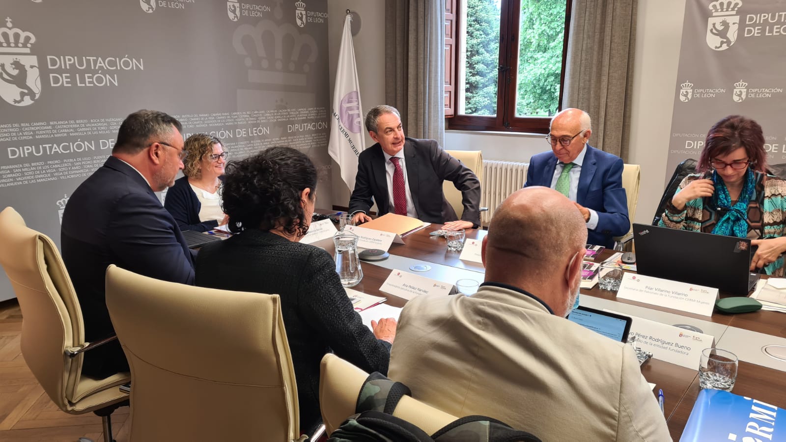 Fotos: Zapatero preside la reunión de Cermi Mujeres en León