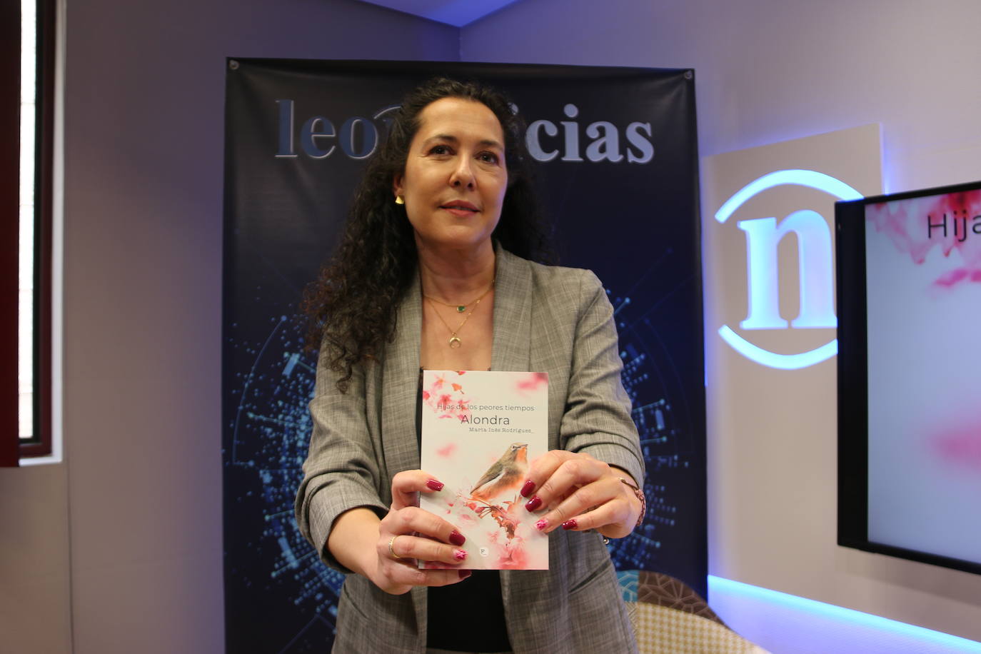 Una alondra leonesa se cuela en las librerías