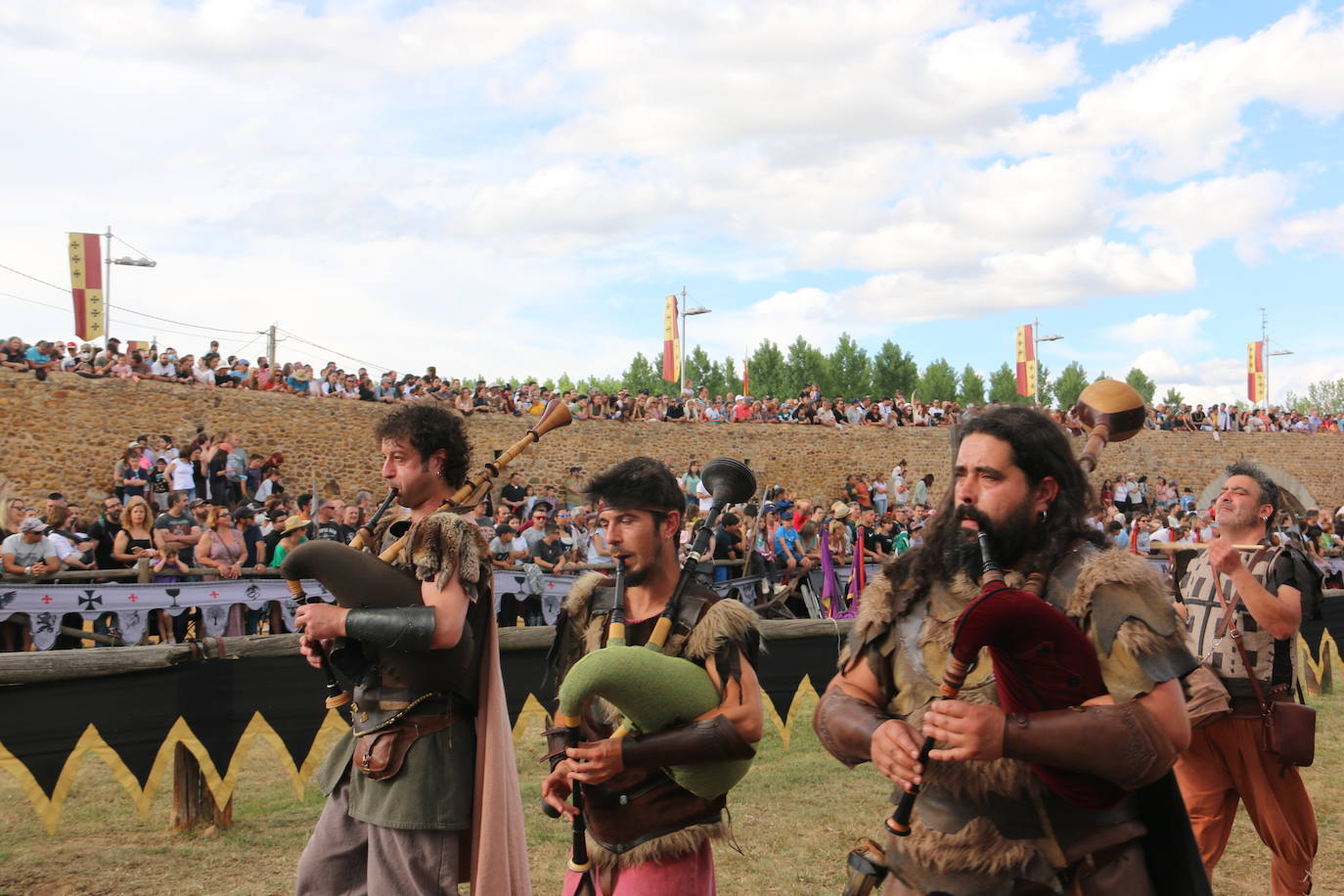 El palenque volvió a cobrar vida y se empapó de caballeros dispuestos a dar batalla ante el Passo Honroso de Hospital de Órbigo.