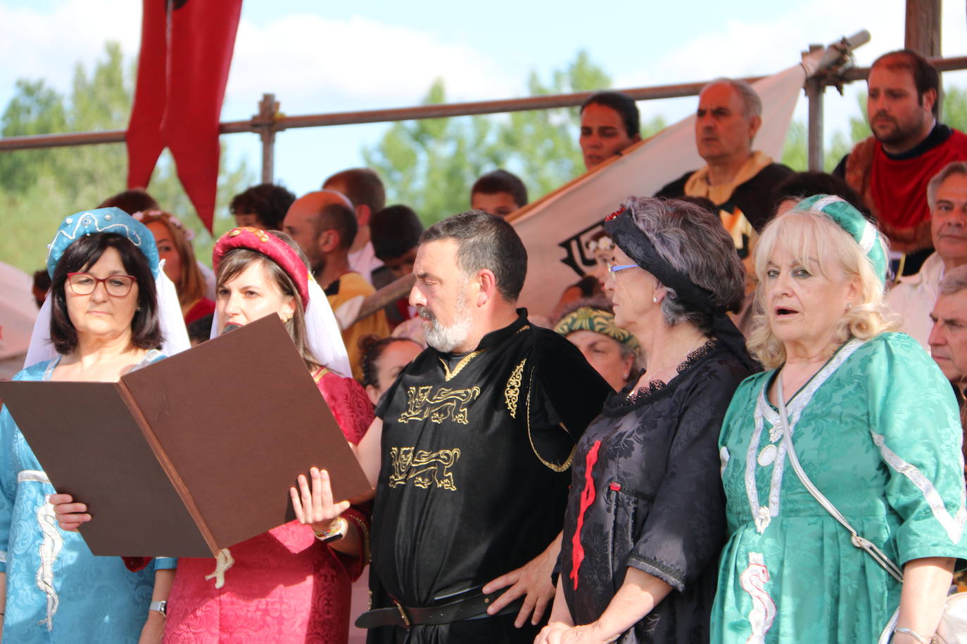 El palenque volvió a cobrar vida y se empapó de caballeros dispuestos a dar batalla ante el Passo Honroso de Hospital de Órbigo.