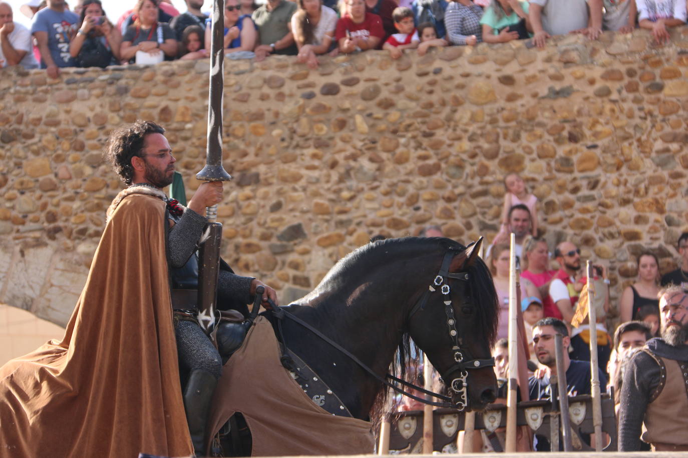 El palenque volvió a cobrar vida y se empapó de caballeros dispuestos a dar batalla ante el Passo Honroso de Hospital de Órbigo.