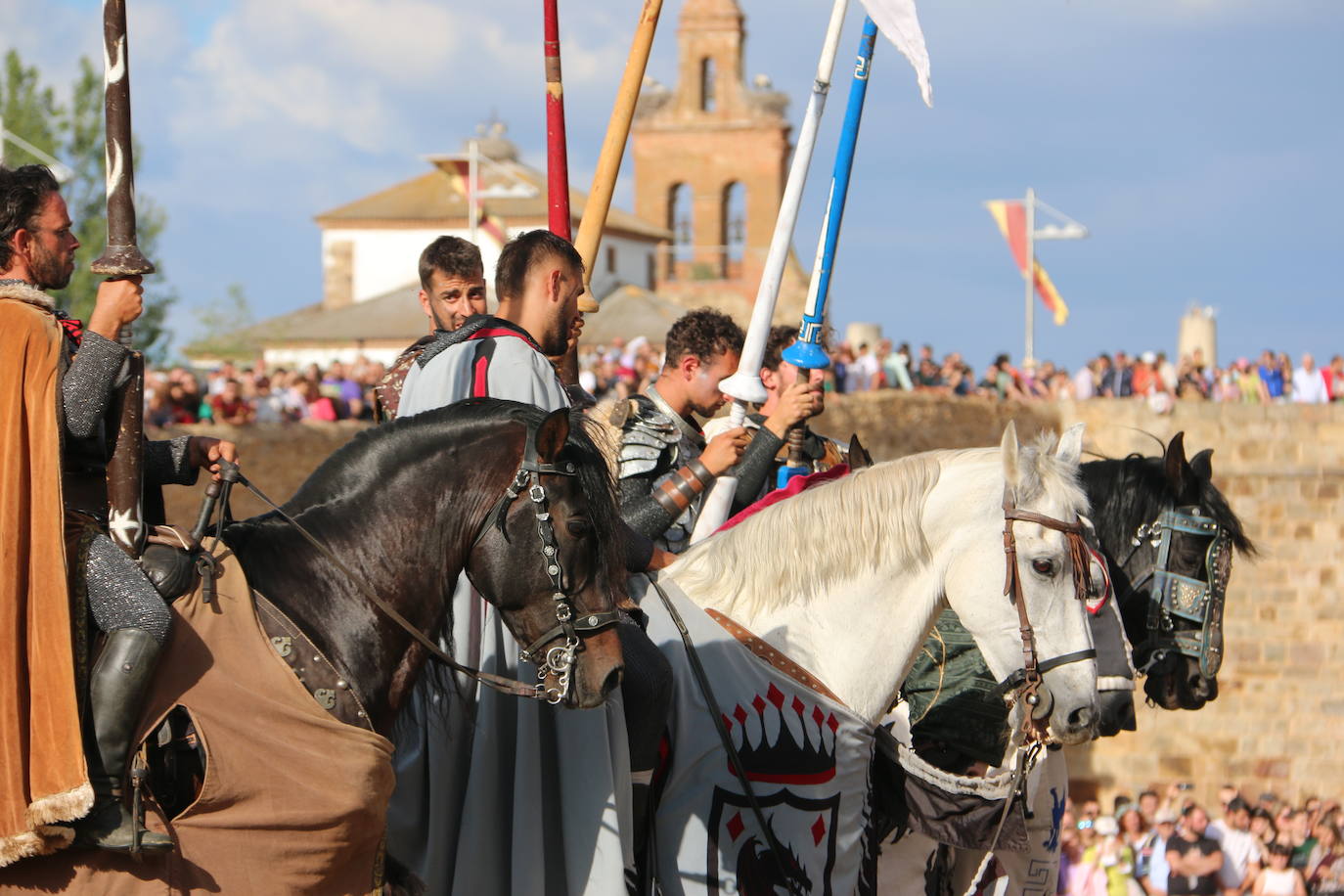 El palenque volvió a cobrar vida y se empapó de caballeros dispuestos a dar batalla ante el Passo Honroso de Hospital de Órbigo.