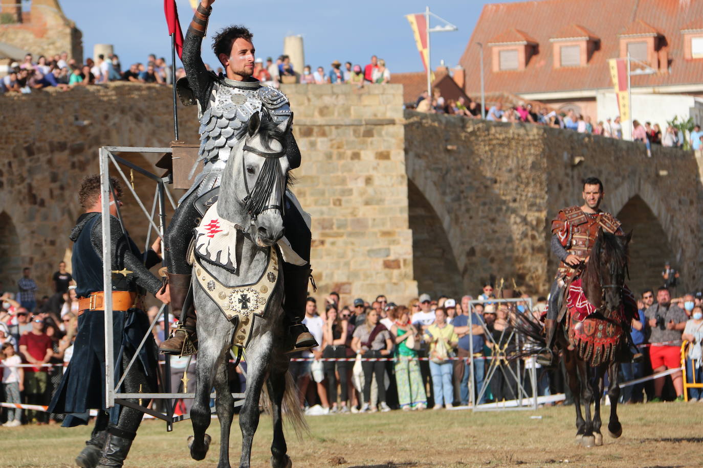 El palenque volvió a cobrar vida y se empapó de caballeros dispuestos a dar batalla ante el Passo Honroso de Hospital de Órbigo.