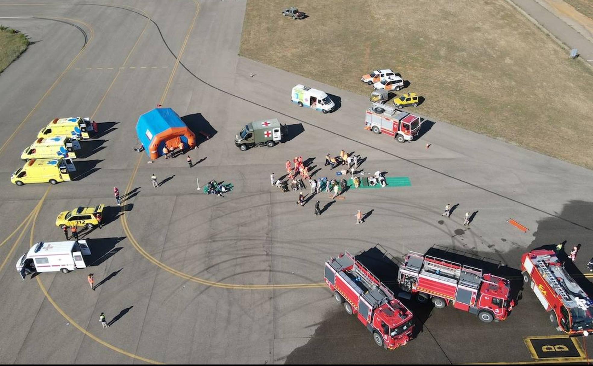 El ejercicio ha simulado el accidente de un avión civil con pasajeros a bordo. 