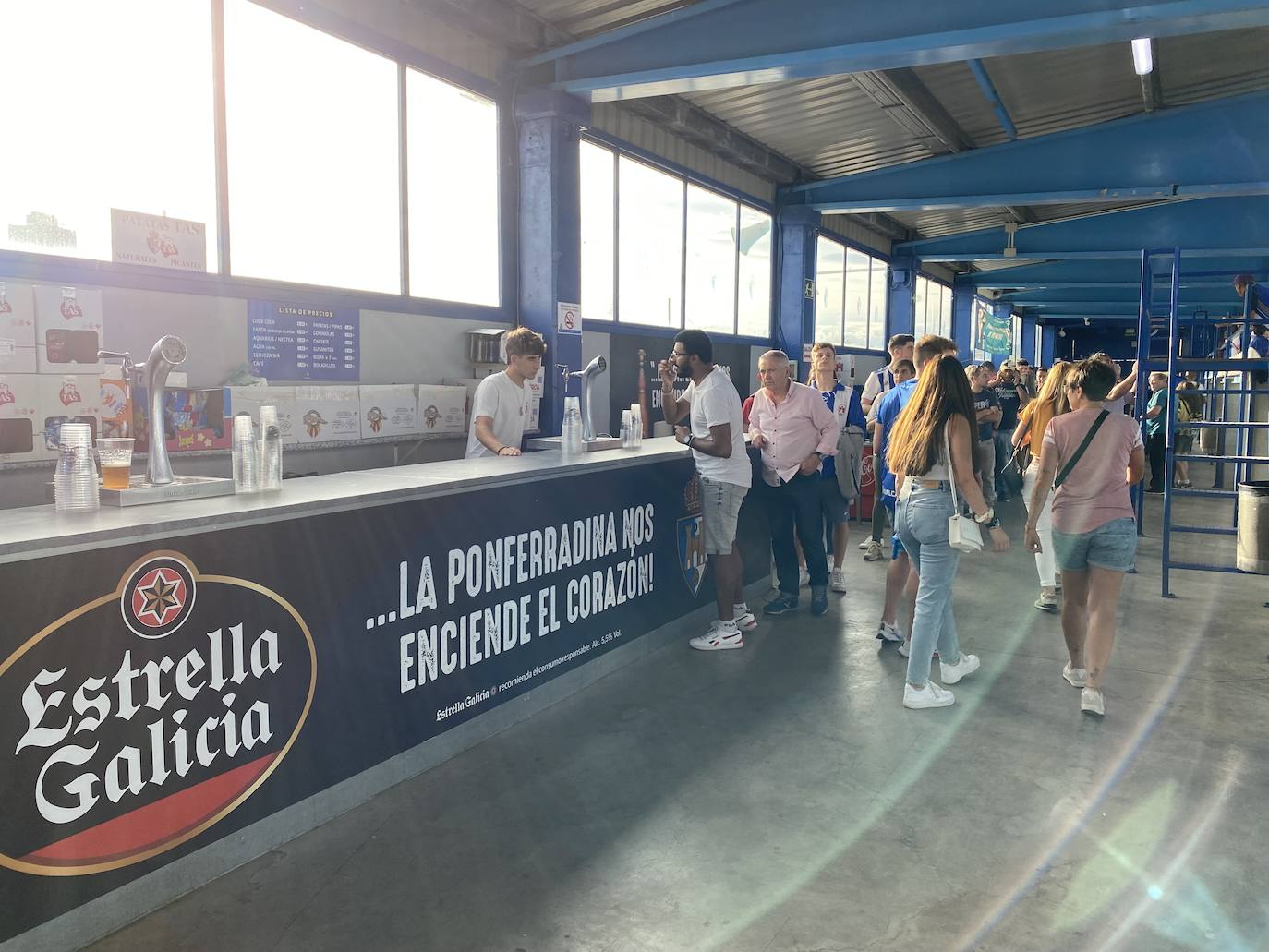 La SD Ponferradina celebra una gran fiesta en el estadio de El Toralín para conmemorar sus cien años de vida. 