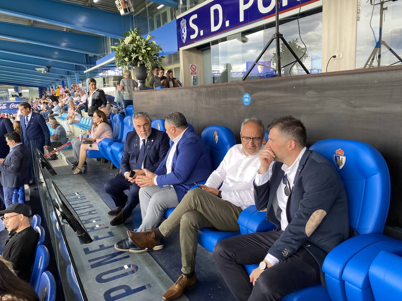 La SD Ponferradina celebra una gran fiesta en el estadio de El Toralín para conmemorar sus cien años de vida. 