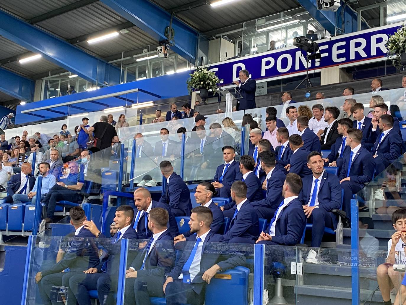 La SD Ponferradina celebra una gran fiesta en el estadio de El Toralín para conmemorar sus cien años de vida. 