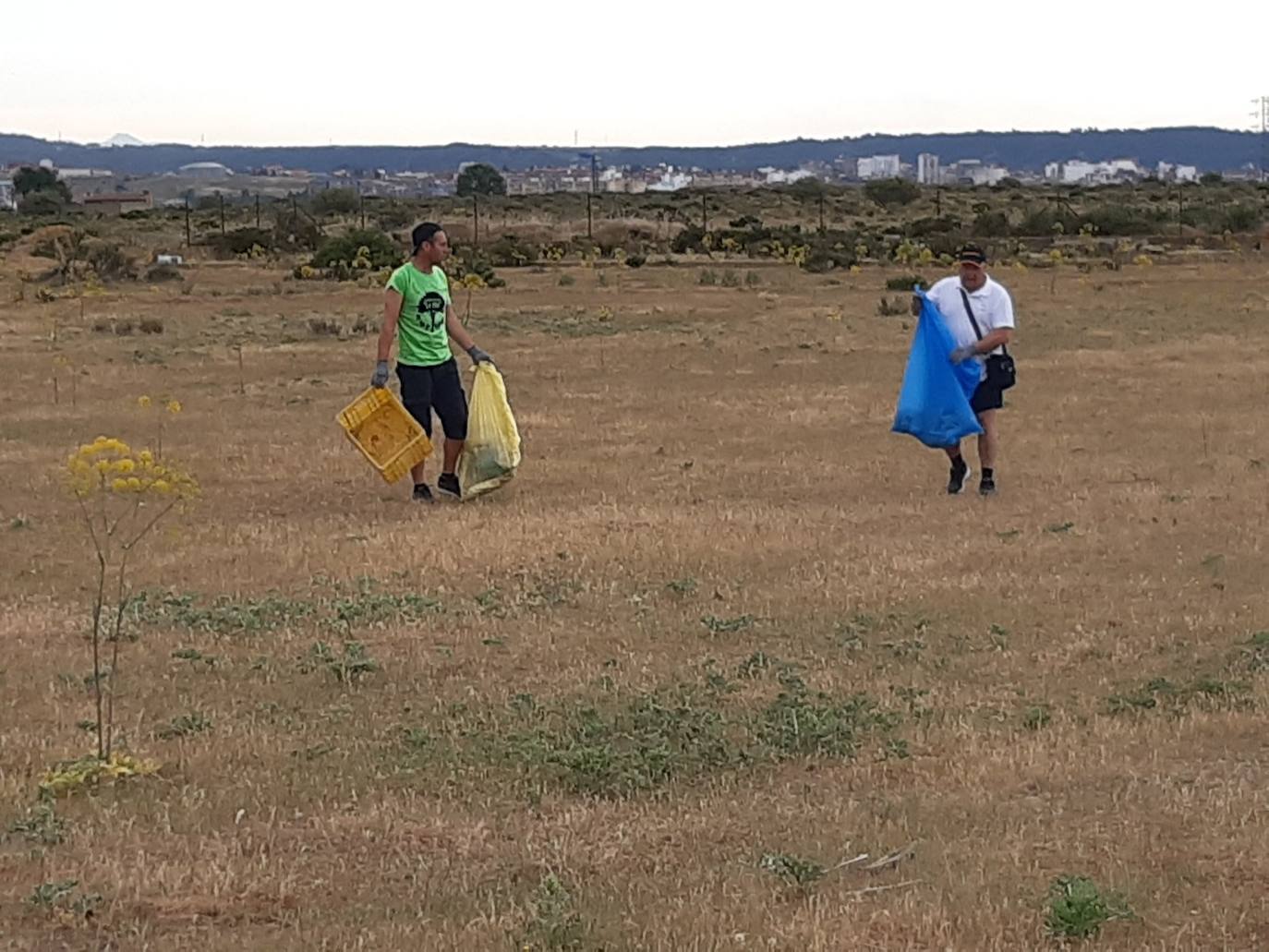 La alcaldesa de San Andrés del Rabanedo, Camino Cabañas, y el concejal de Medio Ambiente, Manuel Ángel García Aller se suman a la campaña.