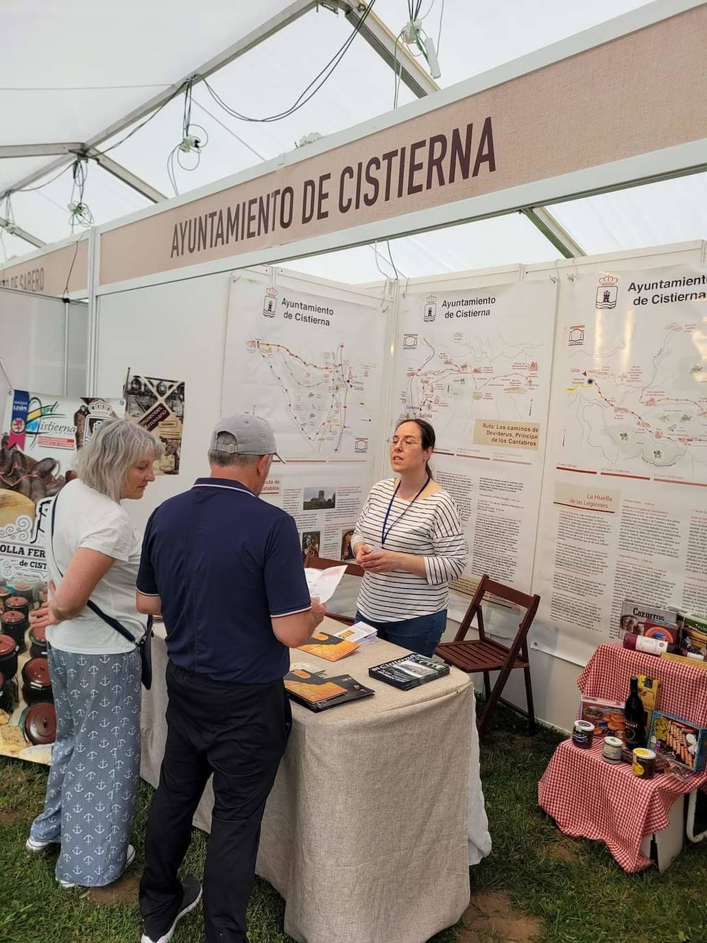 Boñar muestra lo mejor de la montaña leonesa en la 'IV Feria de la Montaña'. La Feria de la Montaña Leonesa vive su puesta de largo en una edición con tresjornadas y El Soto de Boñar como escenario. Los visitantes podrán disfrutar de una veintena de actividades y 17 expositores. 