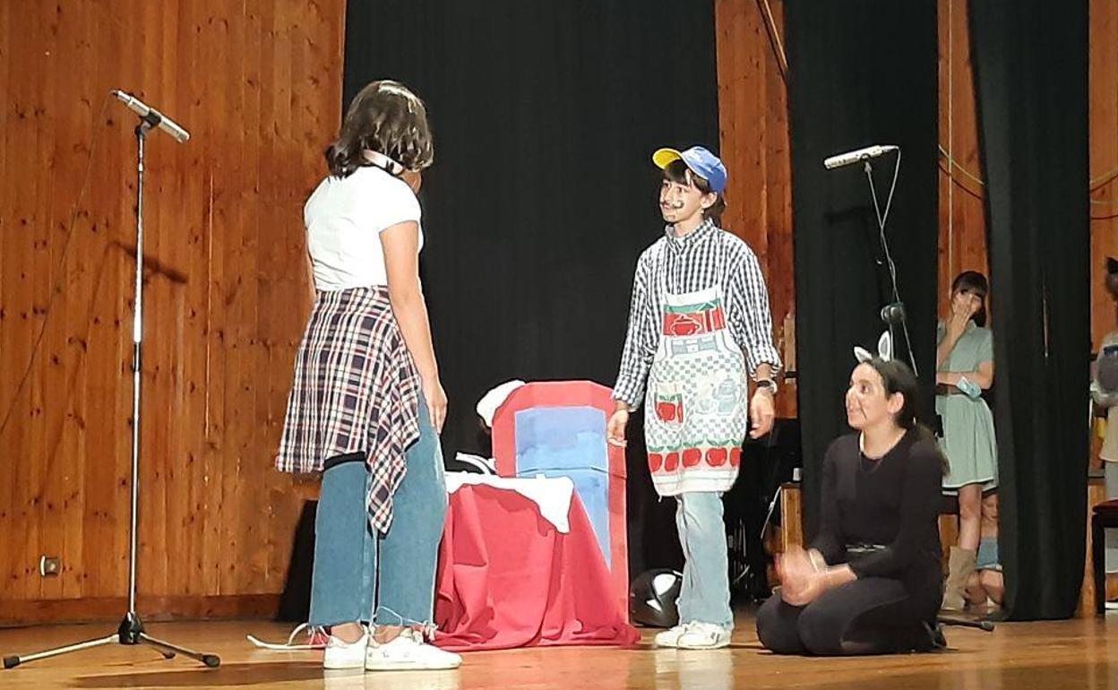Acto de clausura de los talleres provinciales de teatro. 