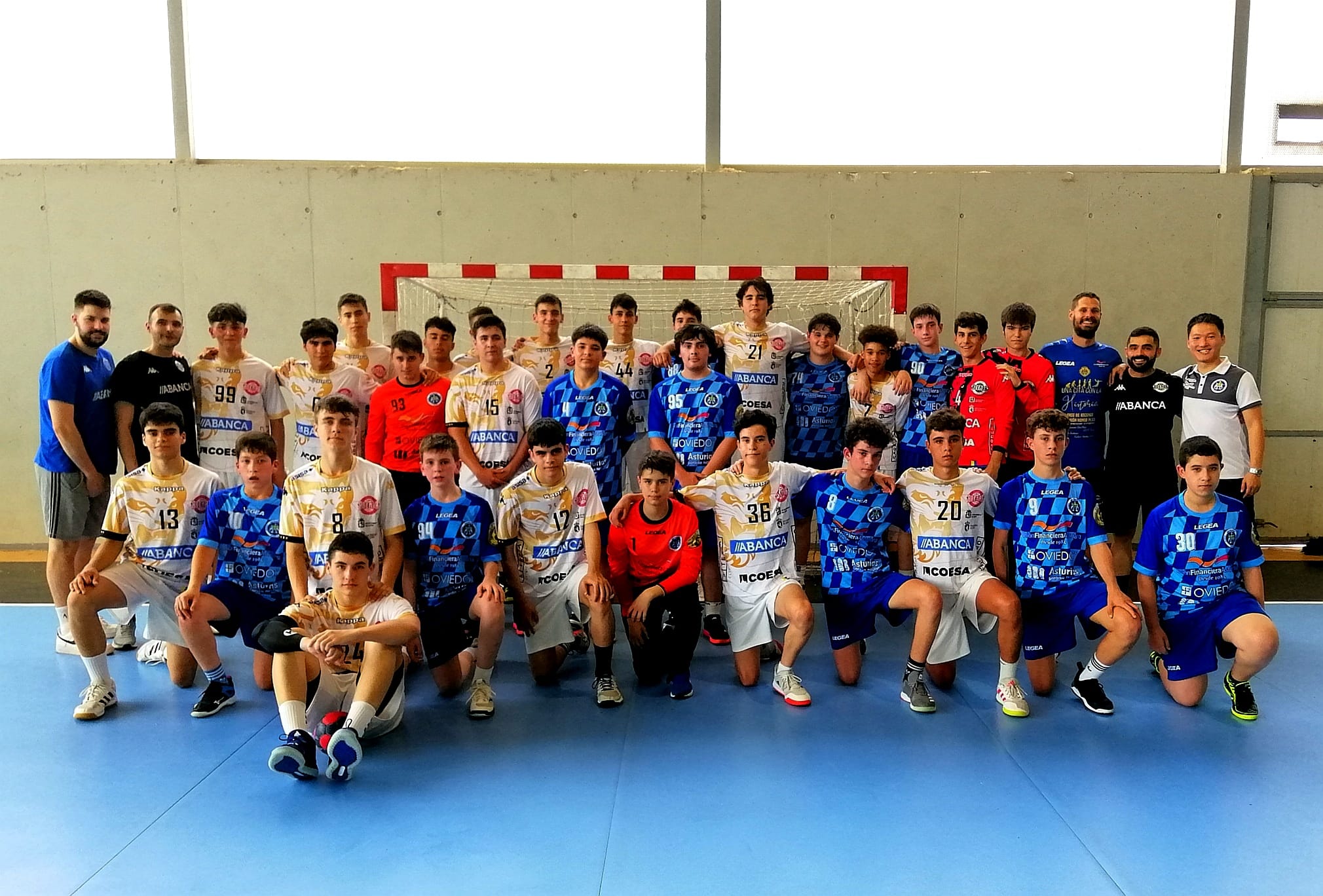 Equipos del Abanca Ademar cierran la temporada desde categoría benjamín a juvenil ante el Balonmano Base Oviedo y el Balonmano Burgos