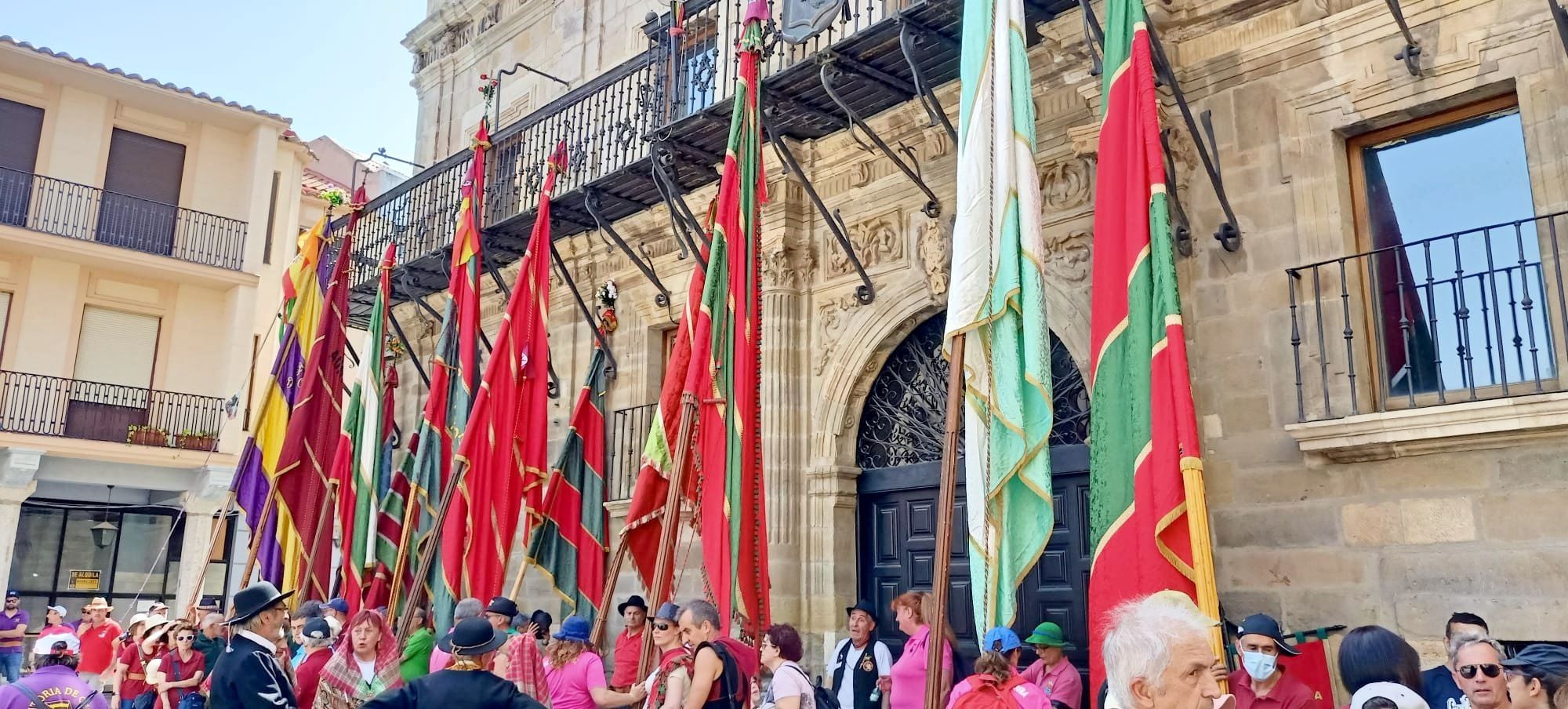 La iniciativa 'Pendones concejiles en los Caminos de Santiago del viejo Reino de León' 