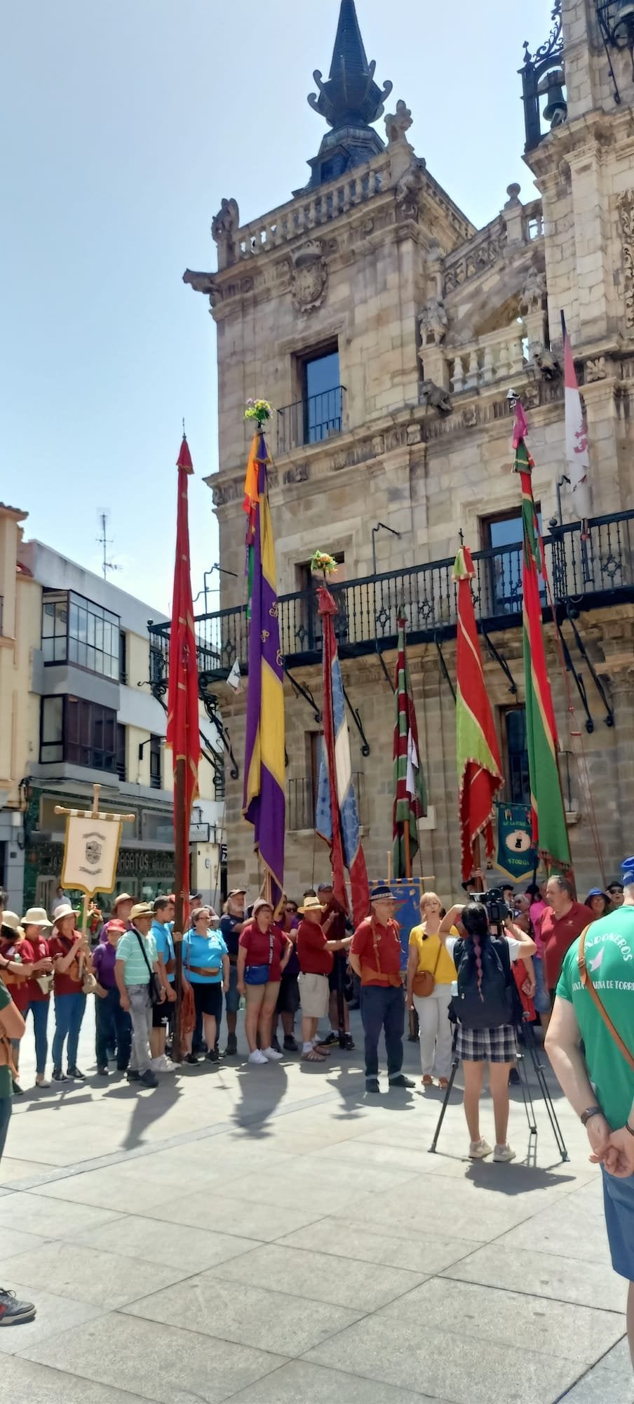 La iniciativa 'Pendones concejiles en los Caminos de Santiago del viejo Reino de León' 