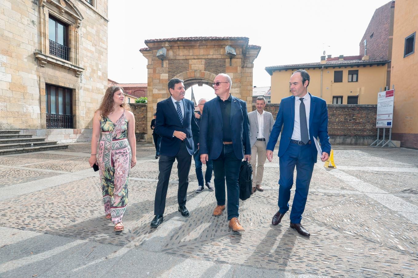 El consejero de Economía y Hacienda y portavoz, Carlos Fdez. Carriedo, participa en los actos del 25 aniversario del Ente Regional de la Energía. 