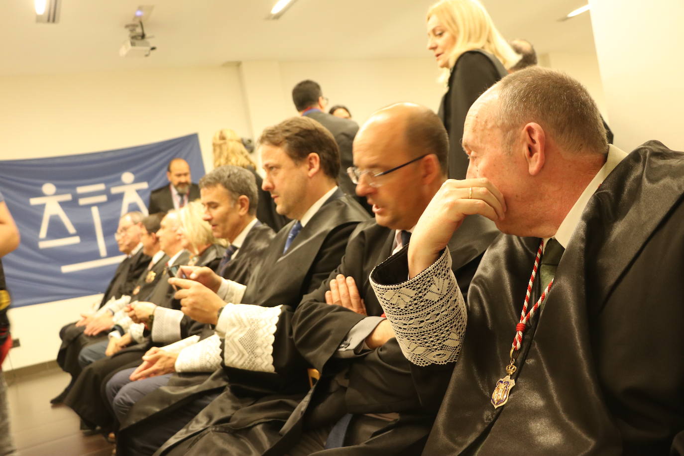 La sesión plenaria realizada por el Consejo de la Abogacía de Castilla y León en el Colegio de Abogados de León.