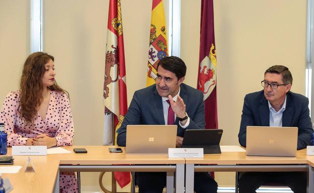 El consejero de Medio Ambiente, Juan Carlos Suárez-Quiñones, desgrana la campaña de prevención con incendios para este verano de la Junta de Castilla y León.