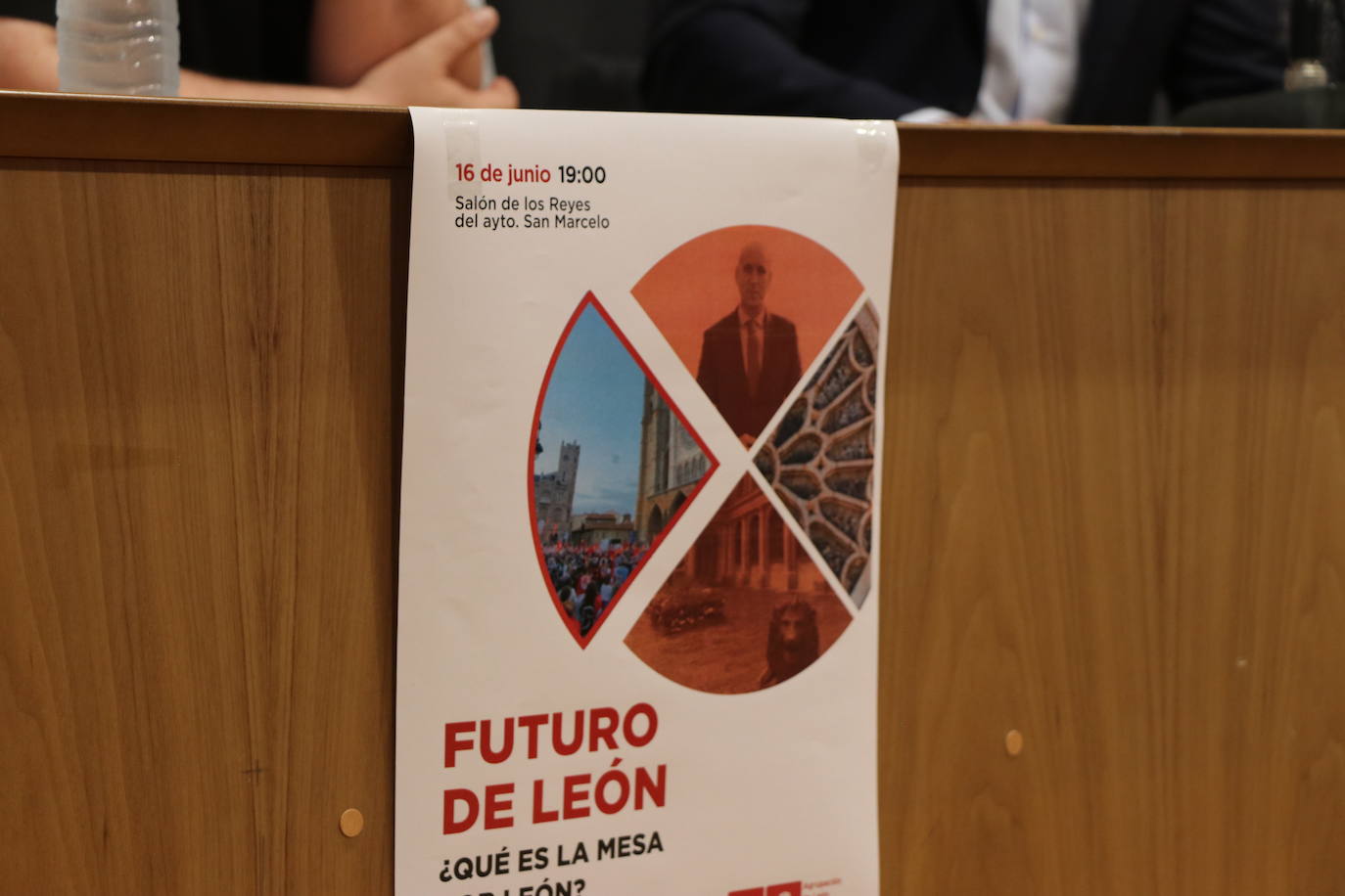 Los representantes han analizado cuál es la situación actual del futuro leonés después de la segunda manifestación multitudinaria en la que se reivindicaba un futuro para la provincia. 