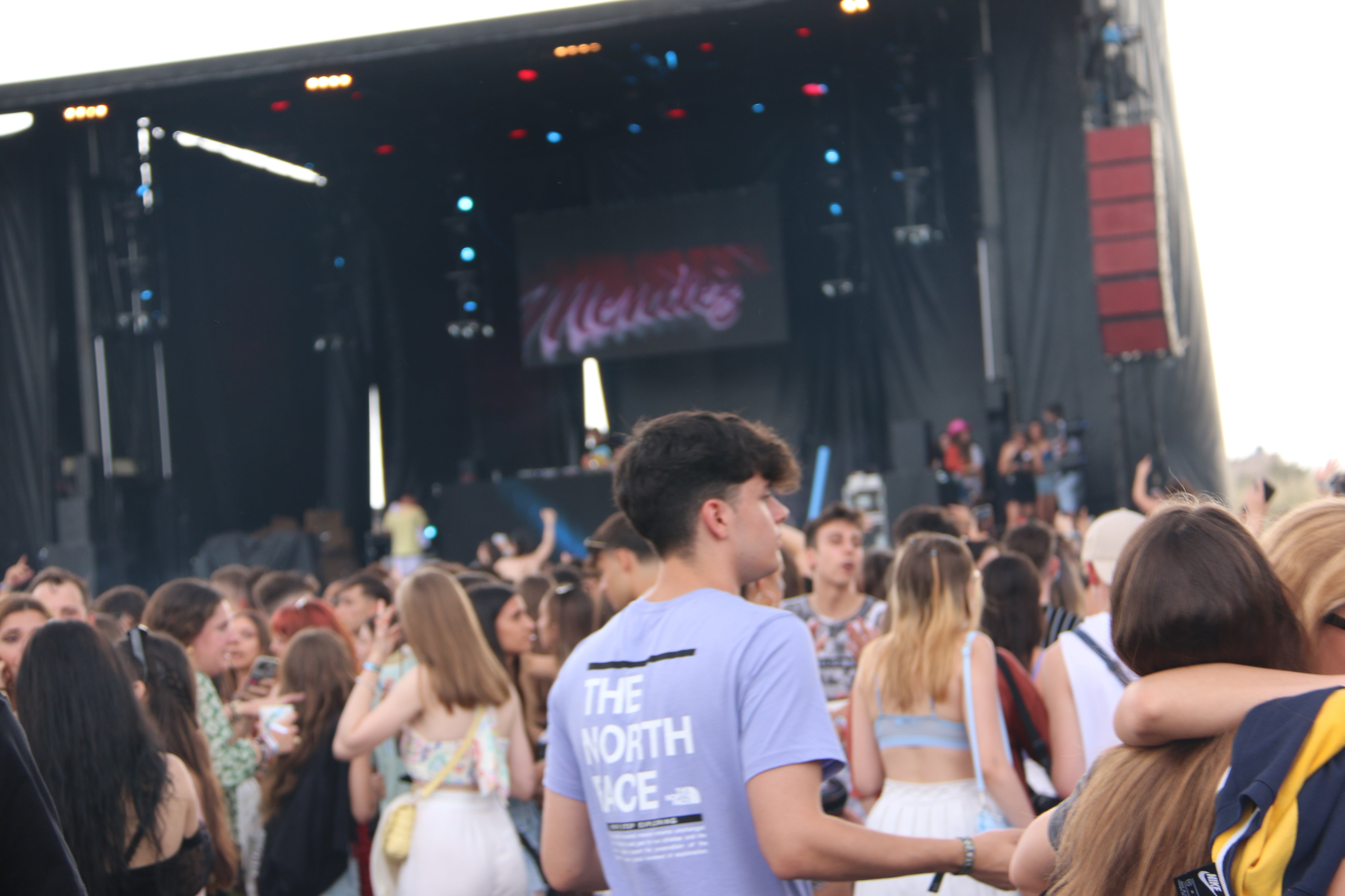 El Monoloco Fest acoge una segunda edición con casi 8.000 jóvenes congregados en el Palacio de exposiciones de León. 