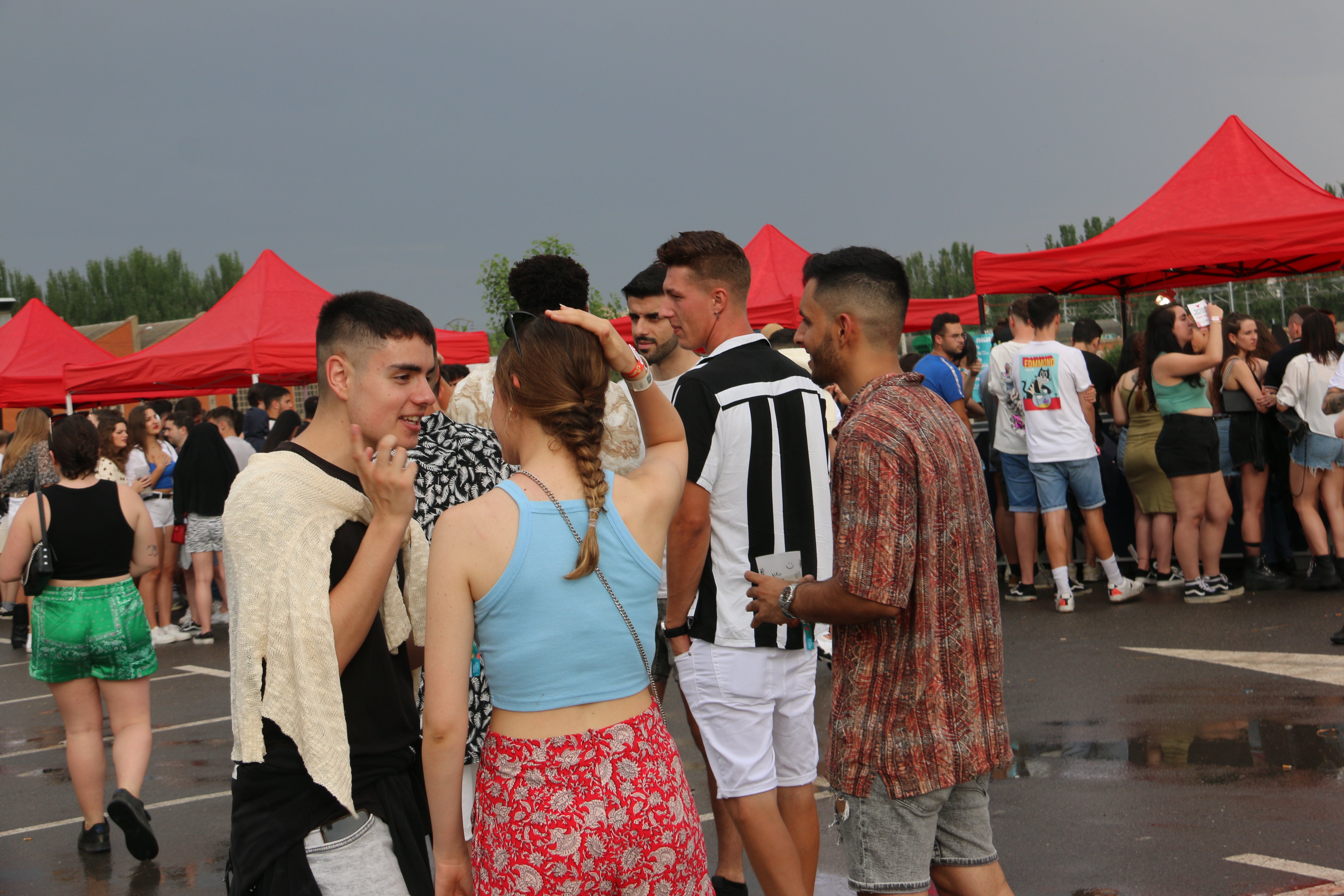 El Monoloco Fest acoge una segunda edición con casi 8.000 jóvenes congregados en el Palacio de exposiciones de León. 