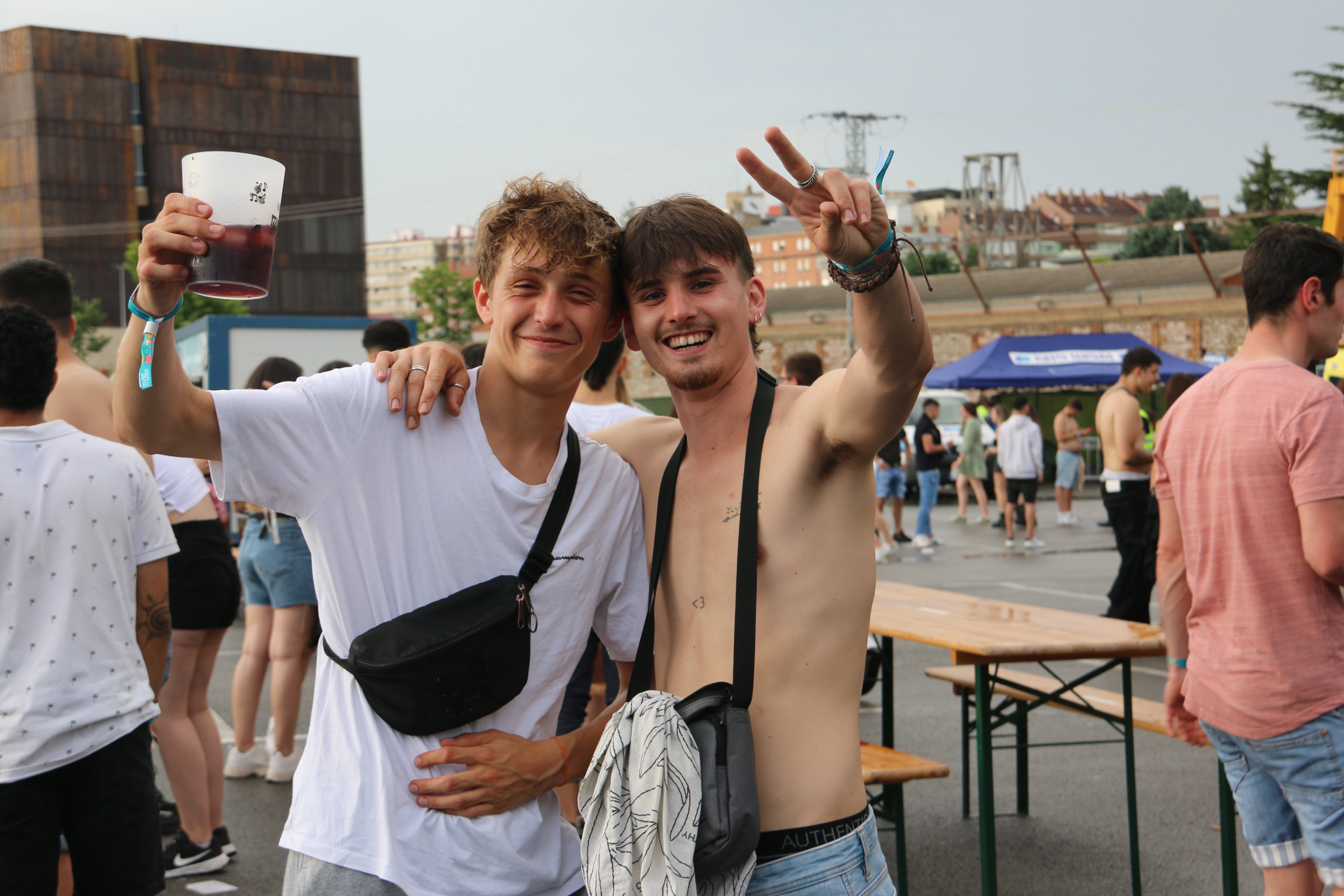 El Monoloco Fest acoge una segunda edición con casi 8.000 jóvenes congregados en el Palacio de exposiciones de León. 