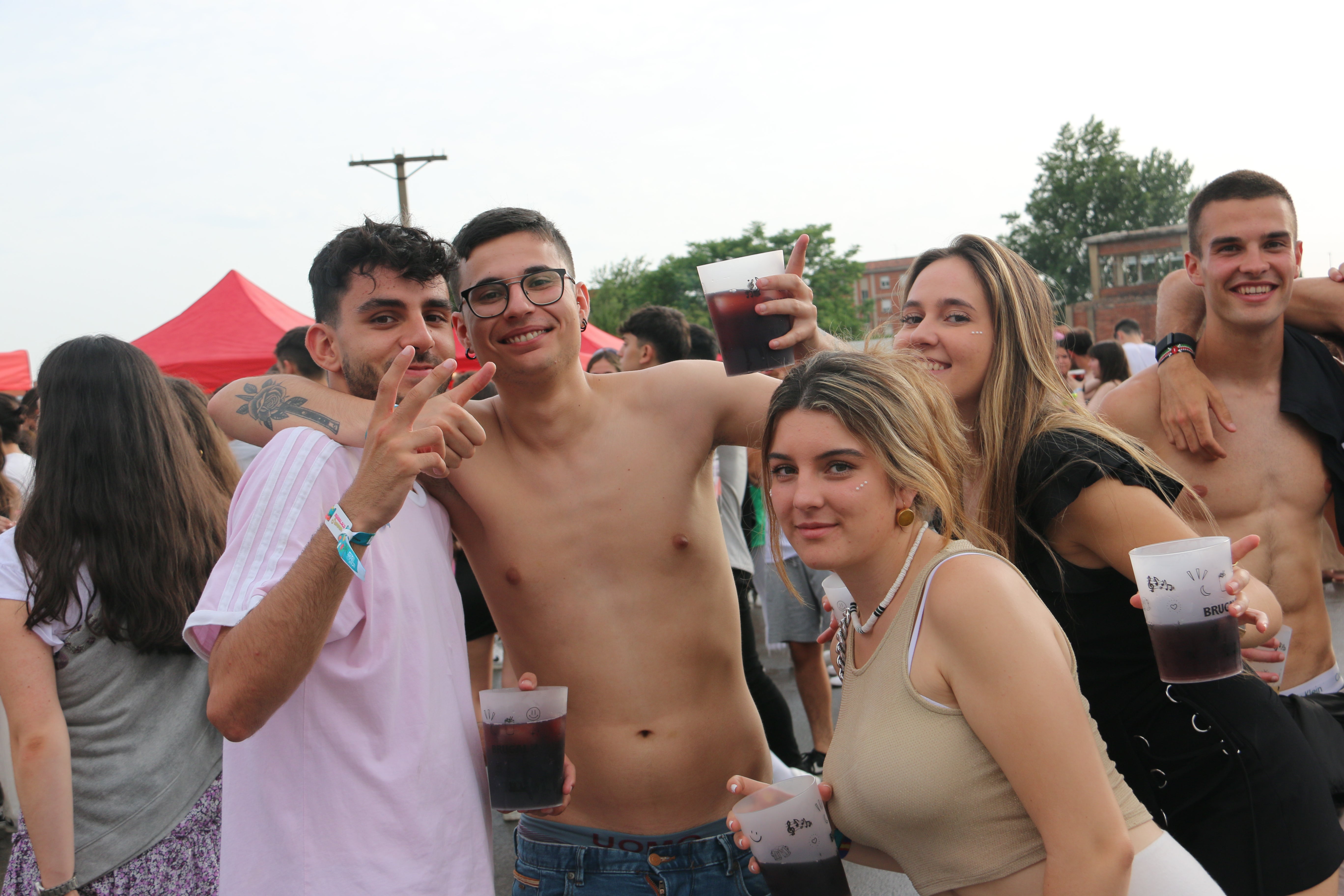 El Monoloco Fest acoge una segunda edición con casi 8.000 jóvenes congregados en el Palacio de exposiciones de León. 