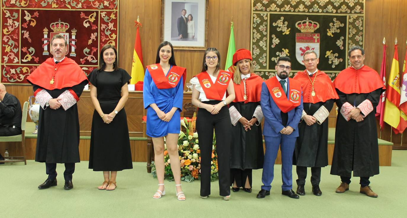 Fotos: Graduación de Derecho en la ULE