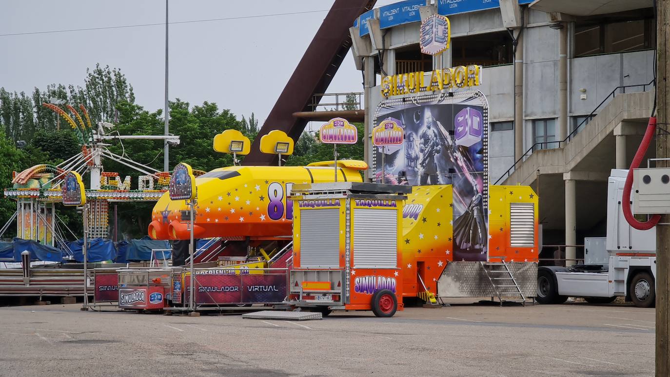 El recinto ferial de León comienza a crecer para las fiestas de San Juan y San Pedro. Con la duda de su finalmente se levantará la emblemática noria León sí tendrá su recinto ferial en las fiestas de San Juan y San Pedro con un espacio mejorado tras el acuerdo con los feriantes. 