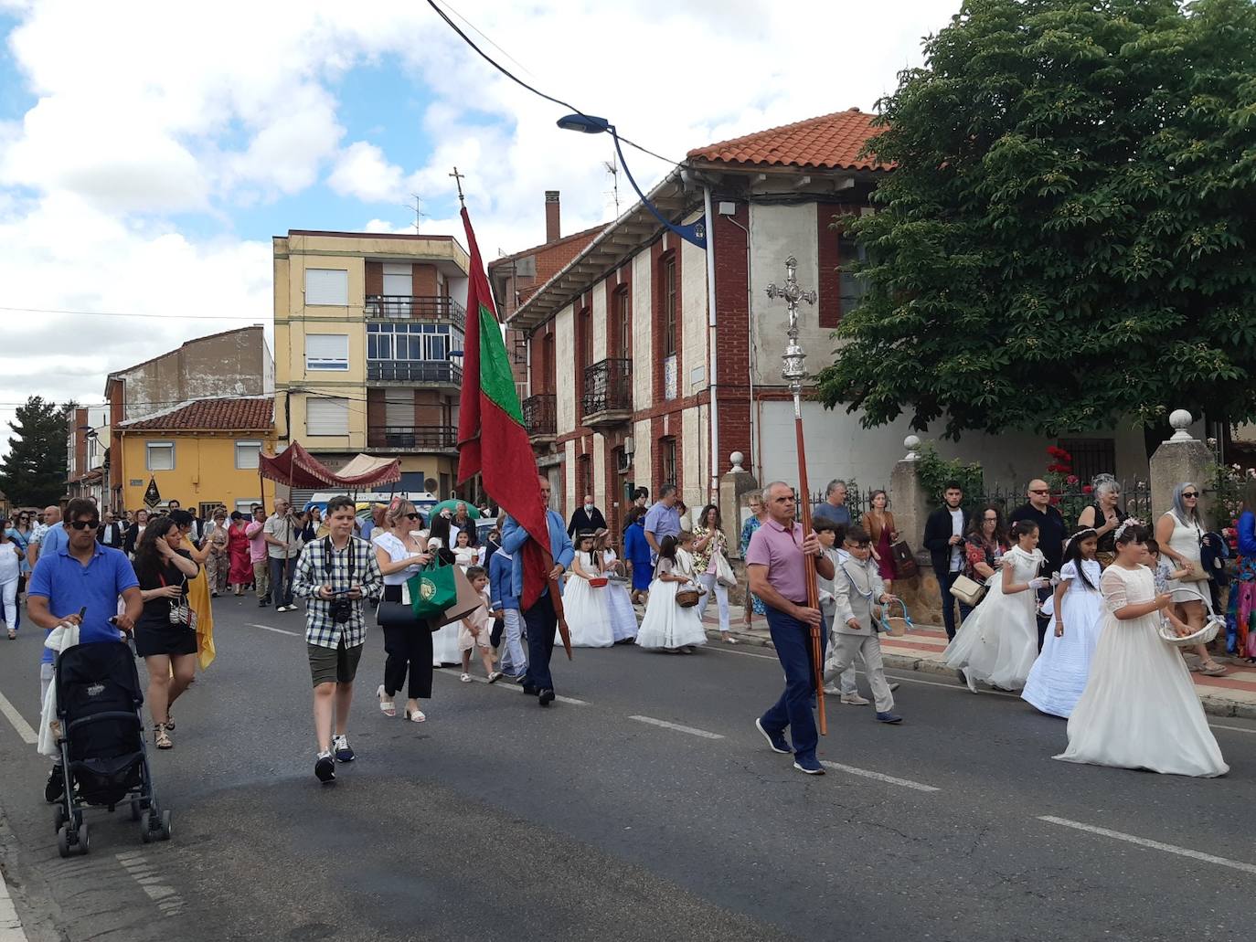 Tres años después se vuelven a celebrar las fiestas de la localidad, que viveneste domingo su momento más solemne y tradicional