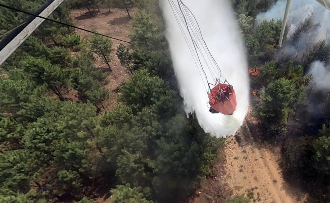 El incendio en la Sierra de la Culebra es ya el más grave de la historia en Castilla y León y el tercero en España