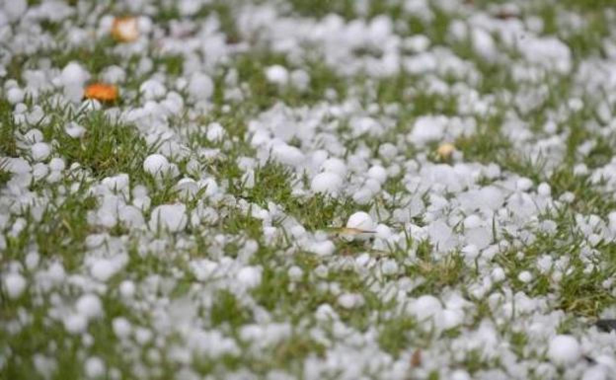 Imagen de archivo de una granizada en la provincia de León. 