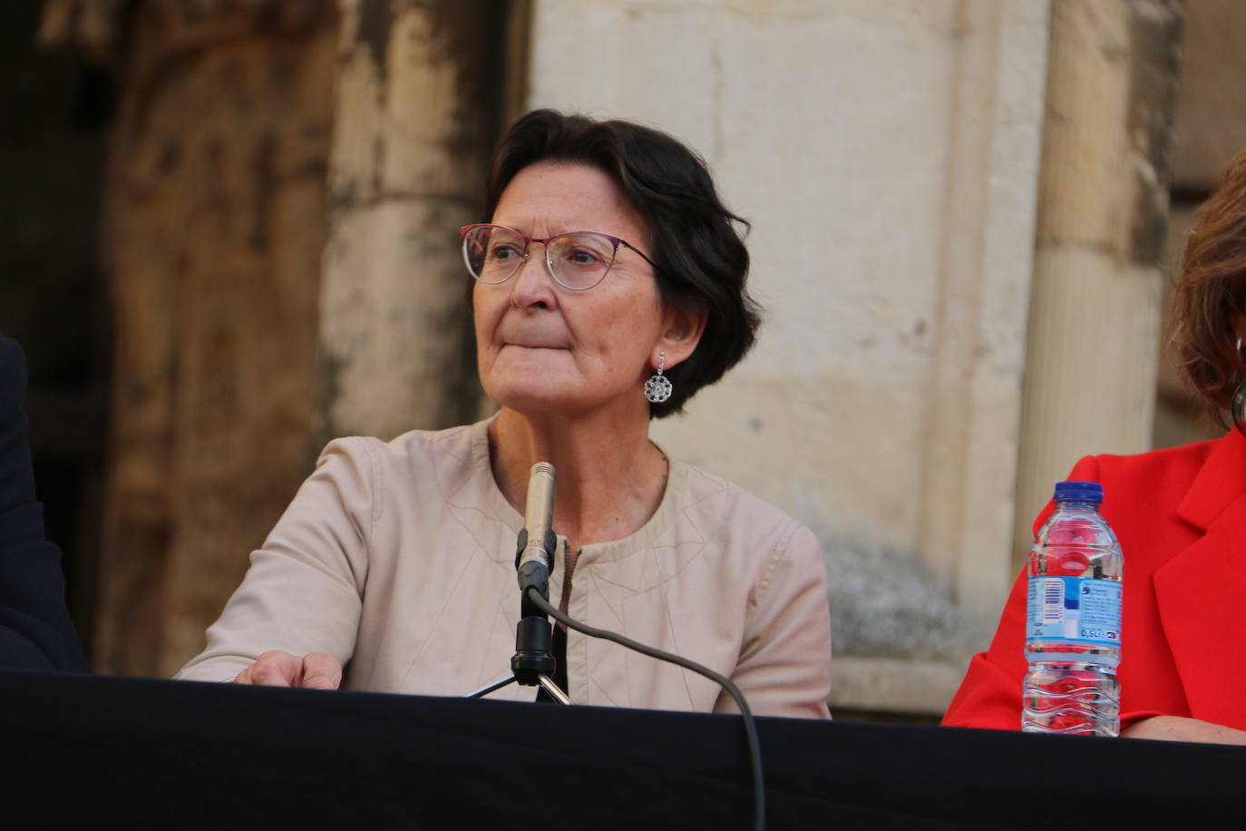 El literato leonés Antonio Gamoneda y la Premio Nacional de Poesía en 2019, Pilar Pallarés, protagonizan el ciclo 'Poemas en el Claustro' en el marco de las Fiestas de San Juan y San Pedro de León