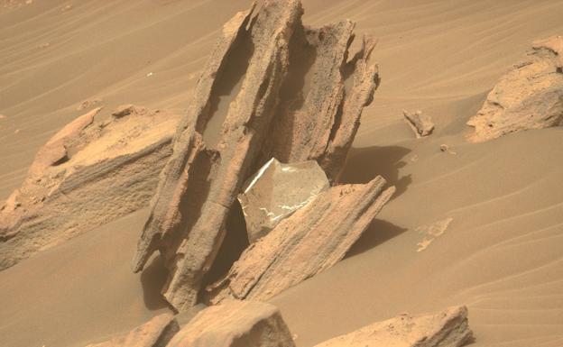 El objeto encontrado por el rover Perseverance de la NASA en Marte.