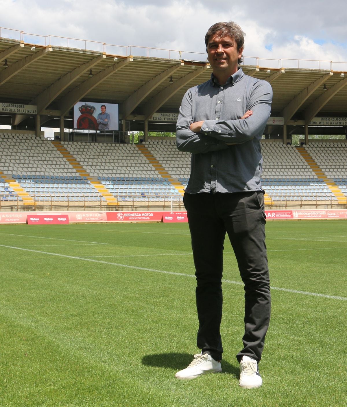 El técnico bilbaíno ha sido presentado como nuevo entrenador de la Cultural.