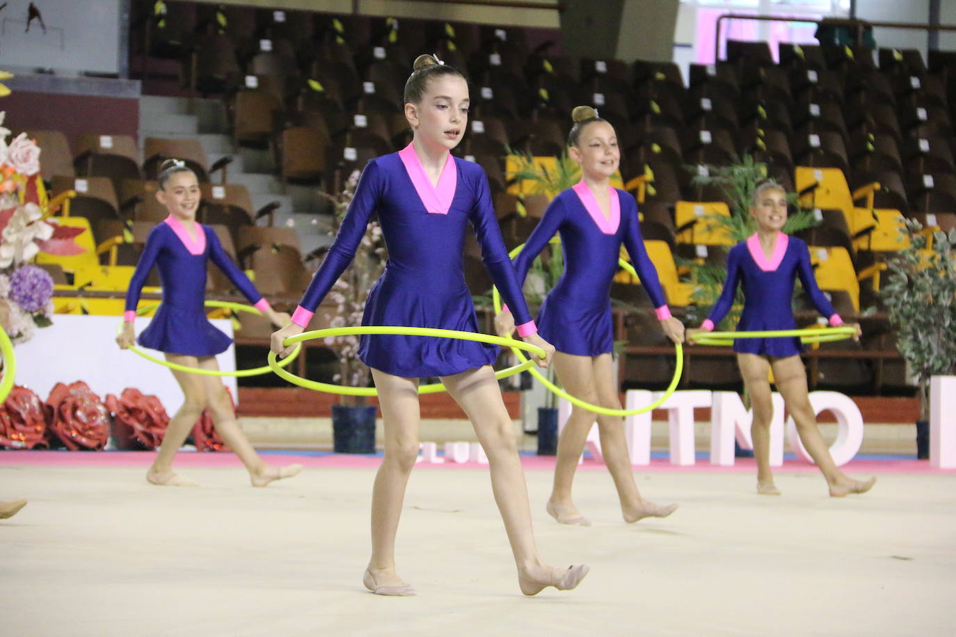 En torno a 150 gimnastas del club leonés se dan cita en el evento con el que se cierra el curso en el Palacio de los Deportes de León con exhibiciones y distintos ejercicios