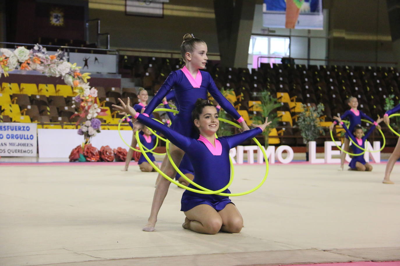 En torno a 150 gimnastas del club leonés se dan cita en el evento con el que se cierra el curso en el Palacio de los Deportes de León con exhibiciones y distintos ejercicios