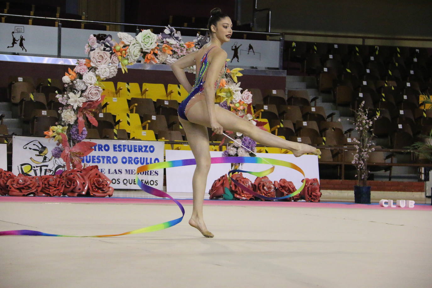 En torno a 150 gimnastas del club leonés se dan cita en el evento con el que se cierra el curso en el Palacio de los Deportes de León con exhibiciones y distintos ejercicios