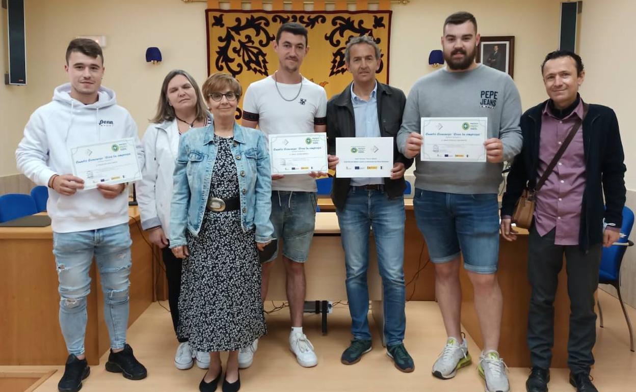 El premio de la categoría 'Formación Profesional» ha recaído en la Escuela ubicada en la comarca leonesa gracias al trabajo presentado por Ismael Celemín Bordell, Omar González San Martín y David San Juan. El nombre del proyecto vencedor es 'Odais Natural Cares S.Coop». 