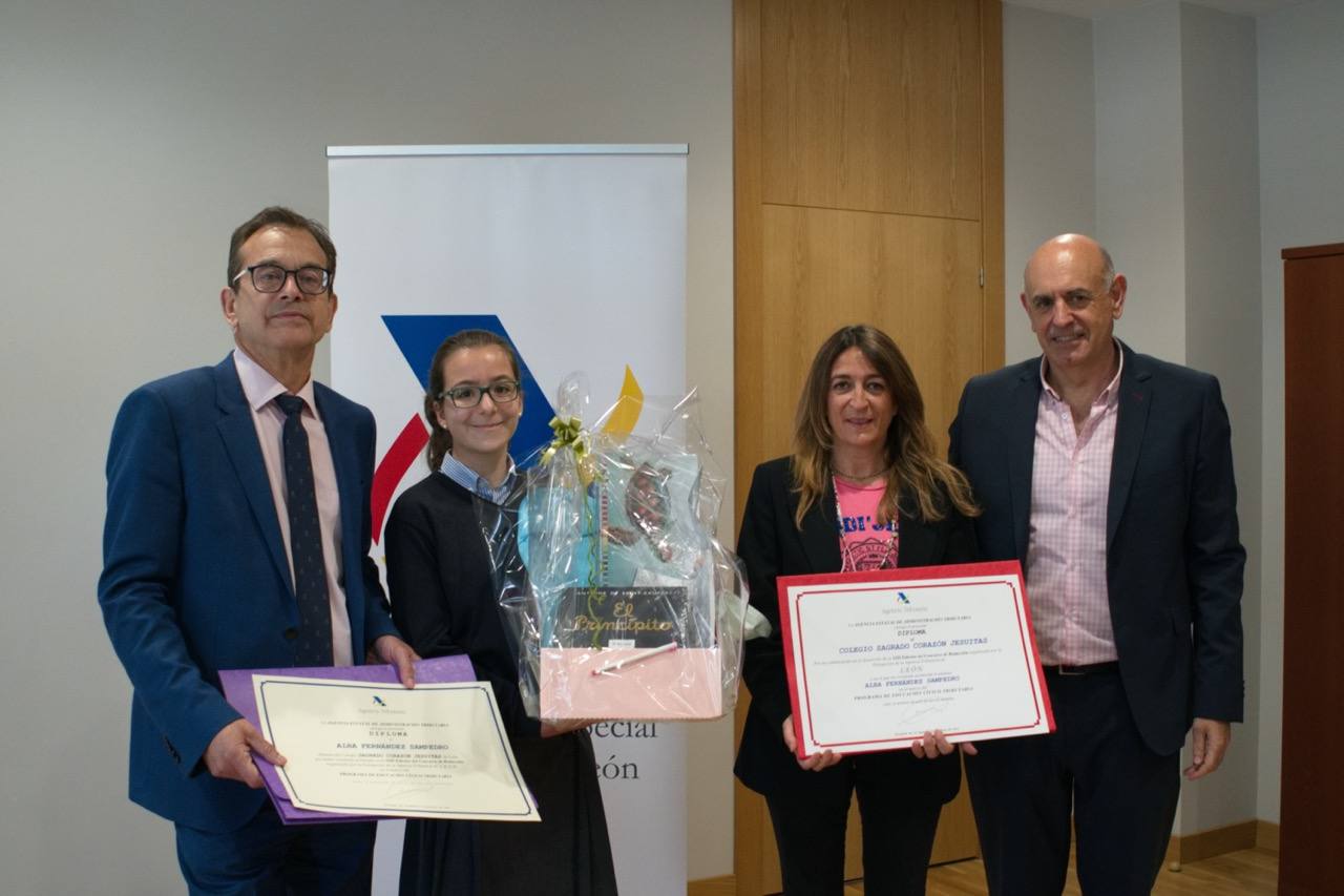 Premiados de la XII Concurso de Redacción de la Agencia Tributaria en la Delegación de León. 