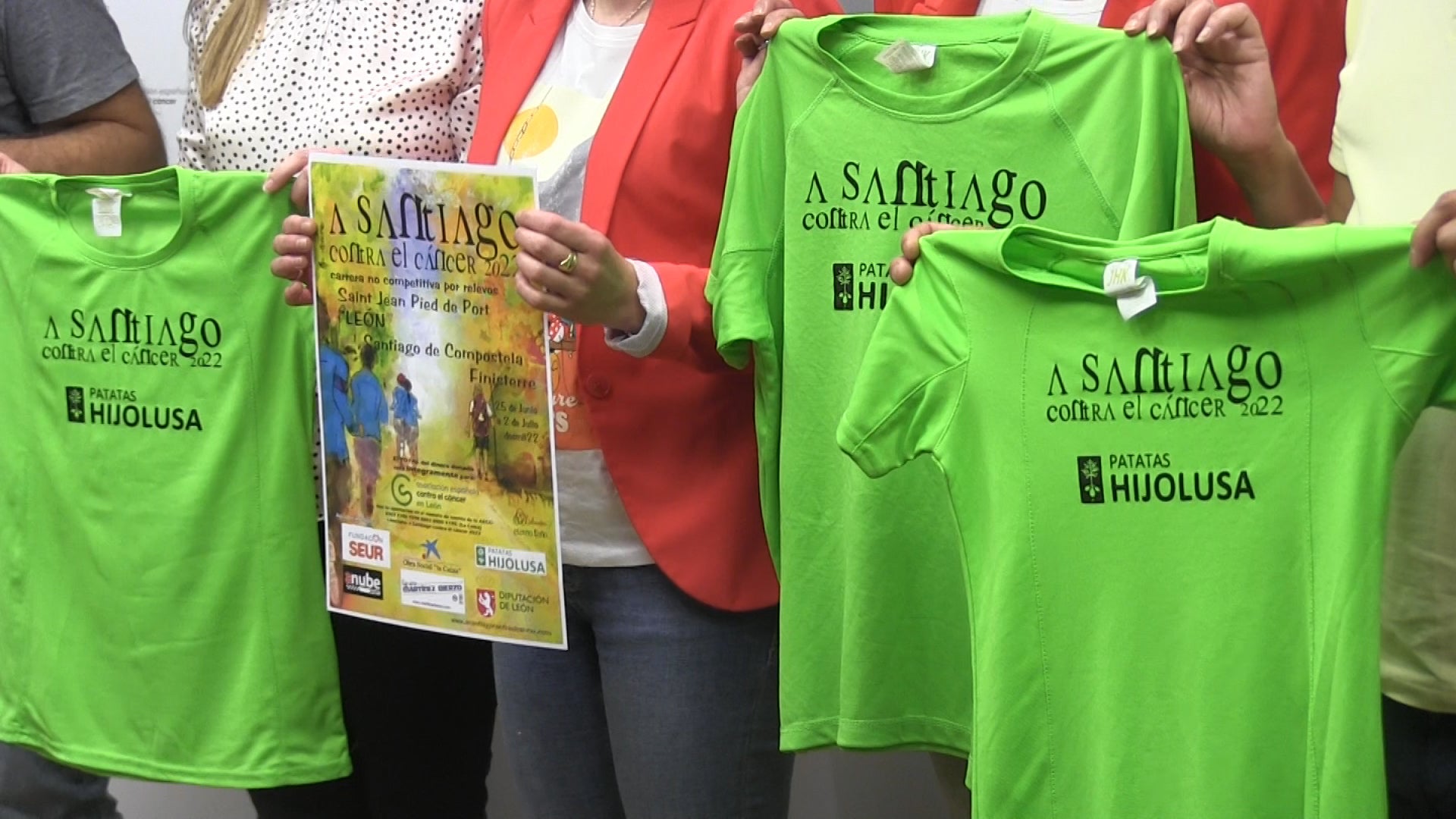 A Santiago Contra el Cáncer alarga su experiencia hasta Finisterre en busca de los 50.000 euros