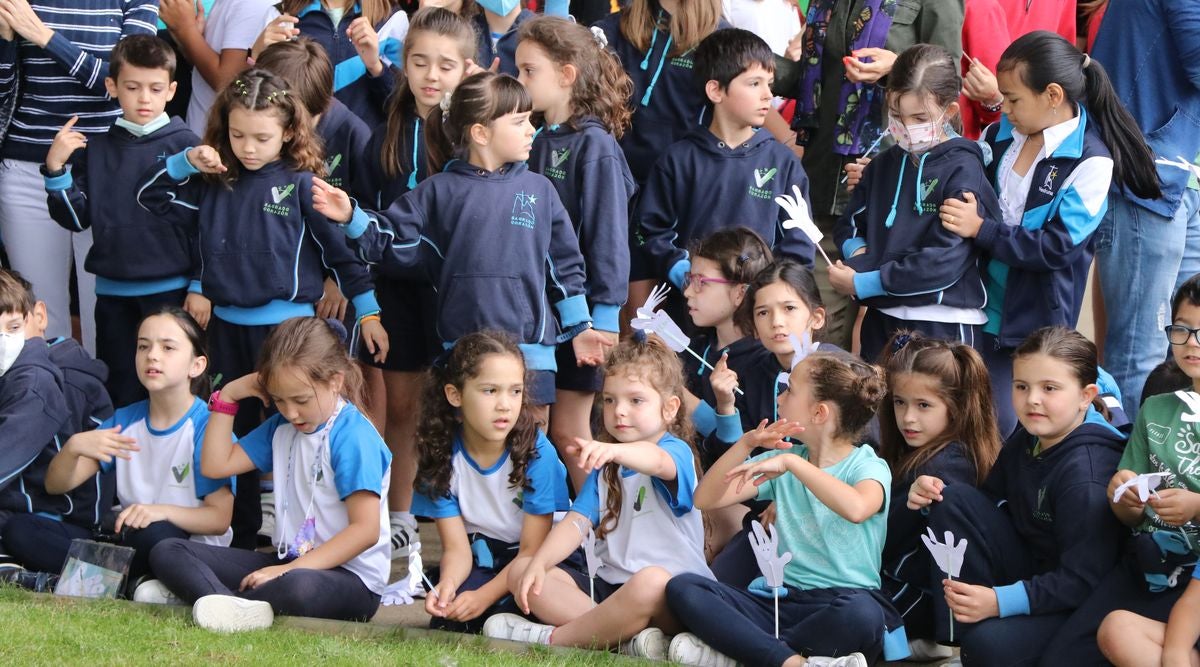 Centenares de alumnos de Carmelitas Sagrado Corazón, Carmelitas Nuestra Señora del Carmen, Discípulas y Divina Pastora participan en la adhesión de sus centros al Pacto Educativo Global